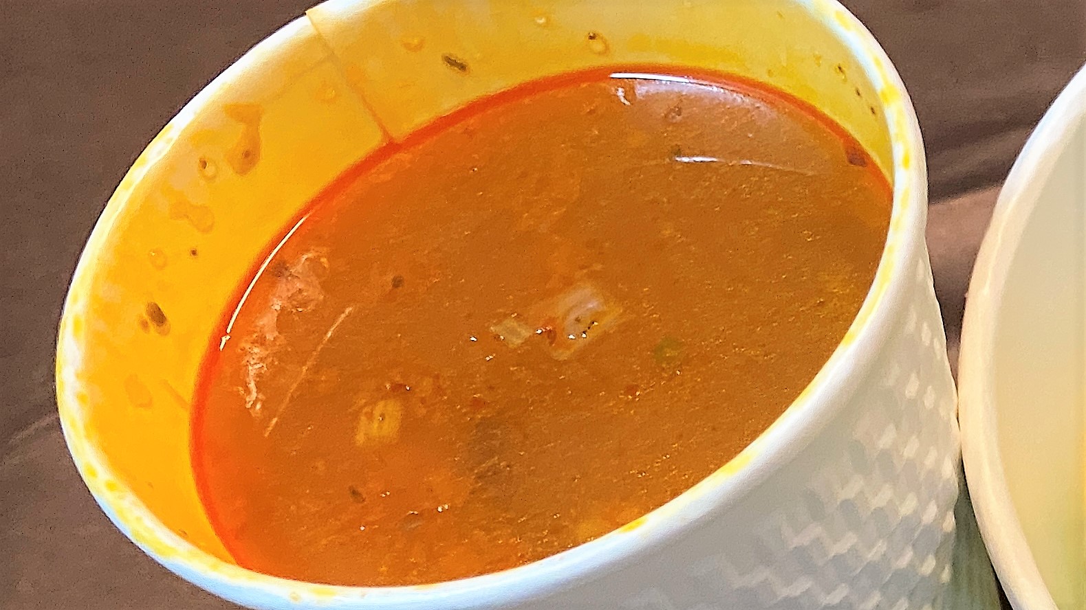 不只是沙拉｜咖哩沙拉輕食專賣店｜健康飲食好選擇｜新鮮豐富的生菜沙拉｜還有養生飲料可以點｜