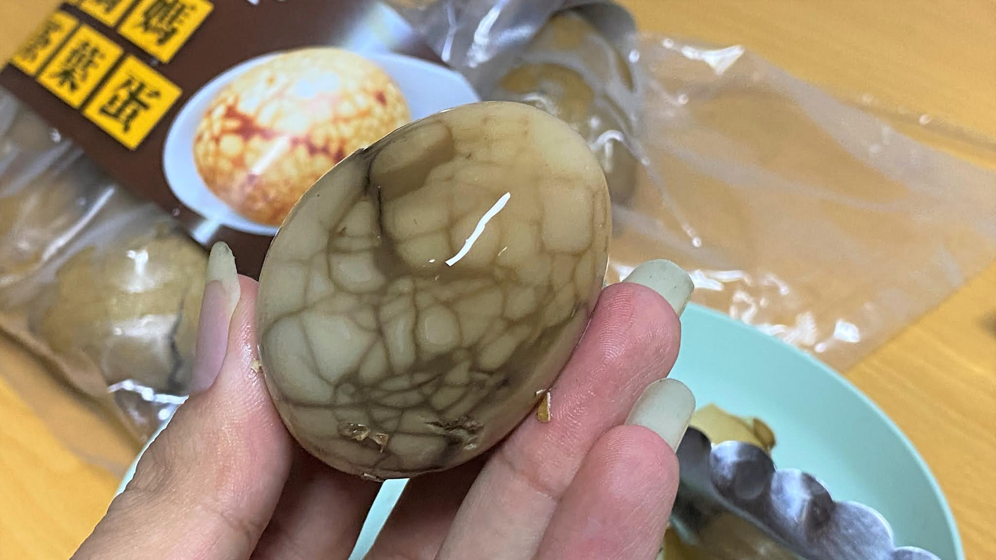 多種藥材及紅茶悶煮成的台中特色茶葉蛋｜清香爽口的濠爽冷泡茶｜特殊專利讓你不會喝到茶渣｜也有茶葉可以選購回去泡茶｜