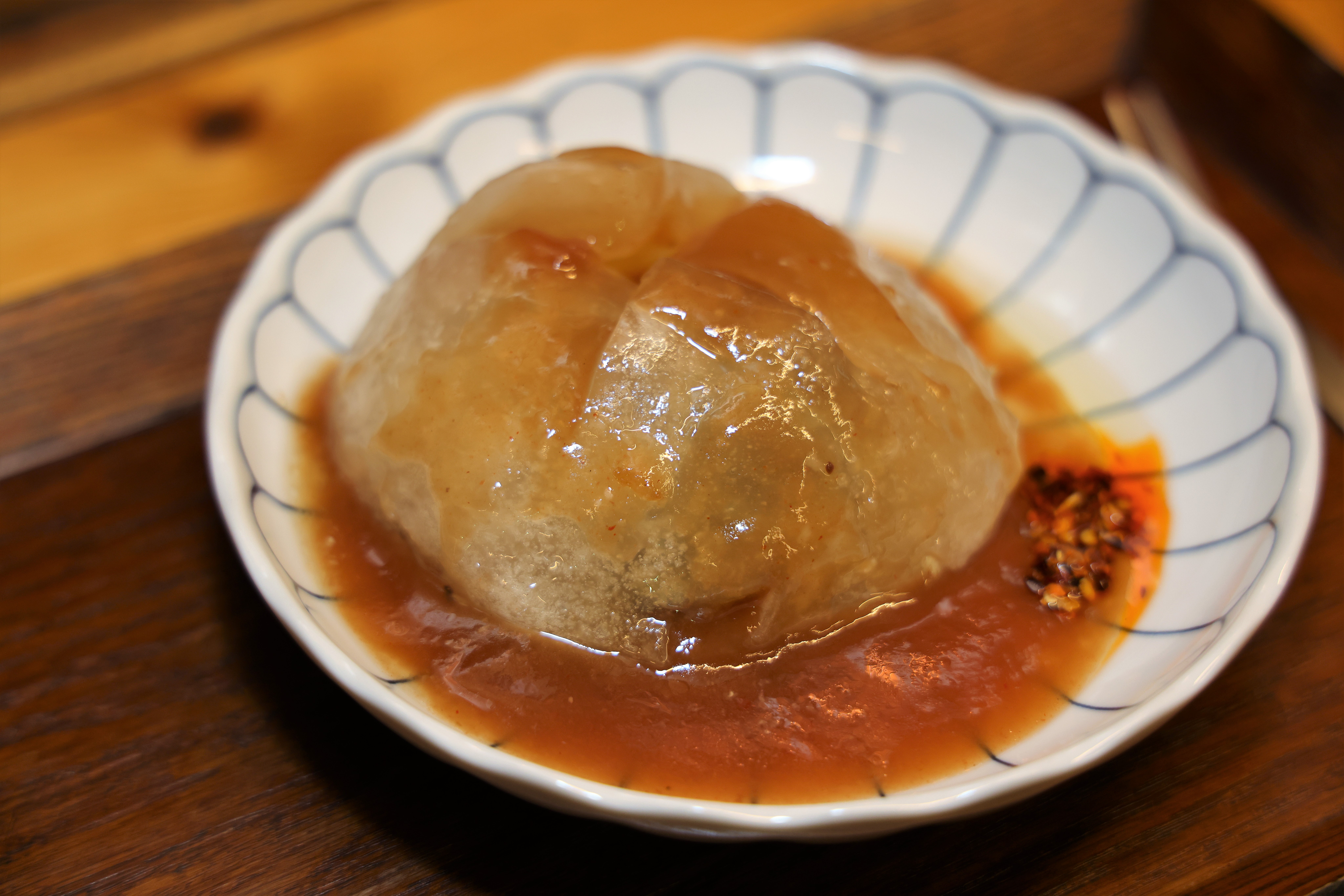 台南巷弄美食，有北部口感及風格，結合南部傳統，造就了南北混合的超好吃甜不辣!