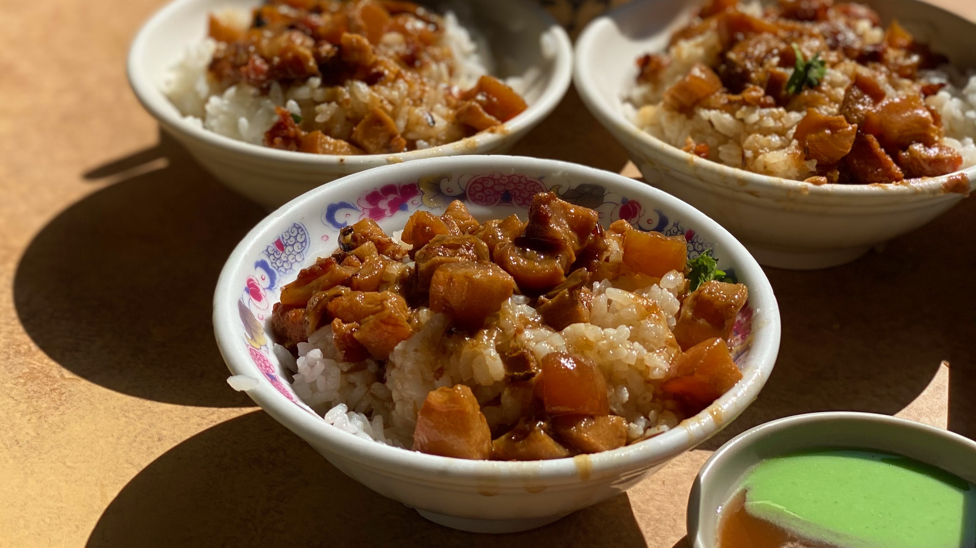 台南最強飯桌｜超好吃道地美食｜鬧區人潮滿滿｜來赤崁樓必吃美食｜