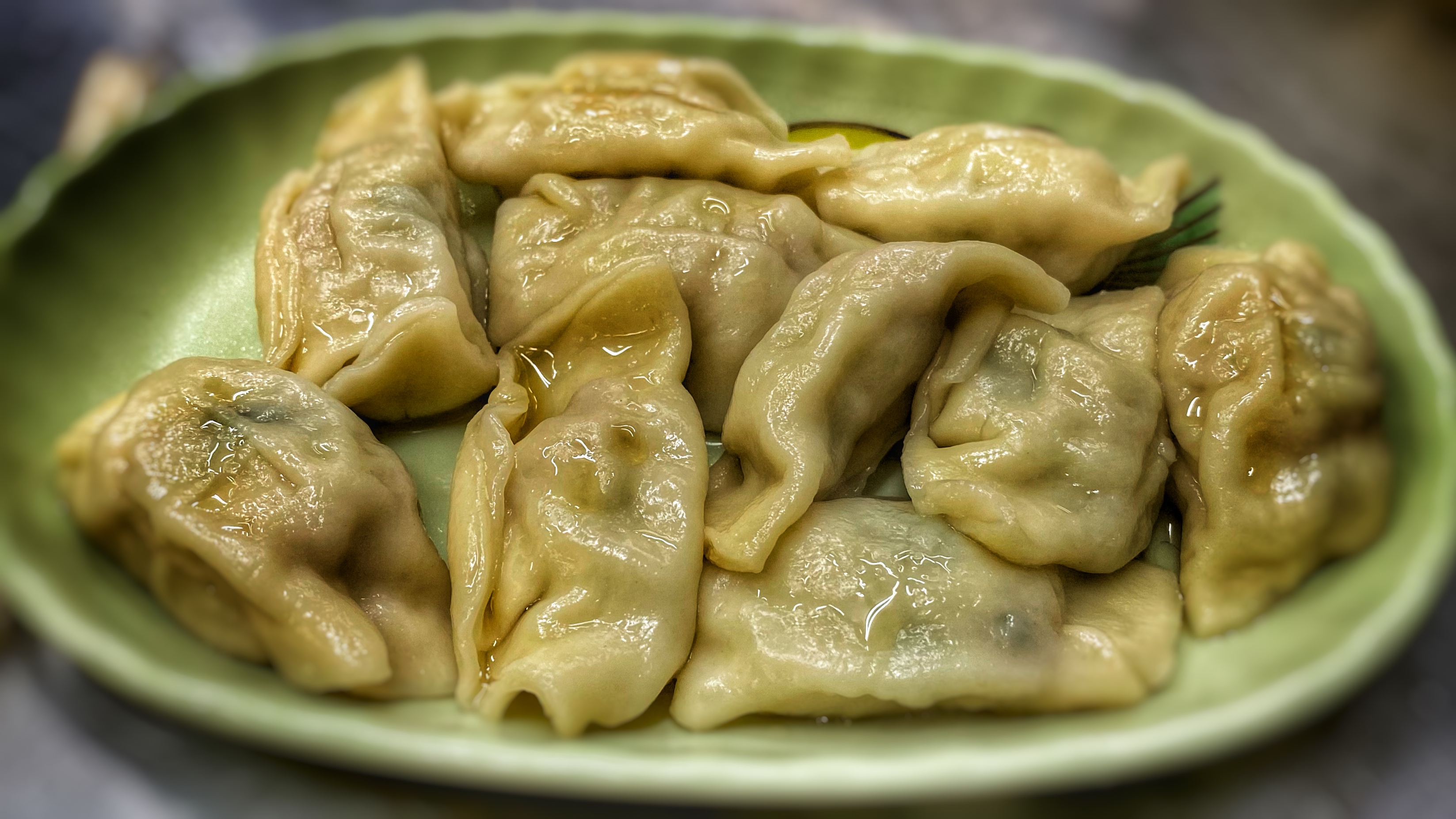 老夫妻經營多年的台南麵館｜一顆只要四元的好吃水餃｜口味獨特的招牌意麵｜物美價廉高CP｜