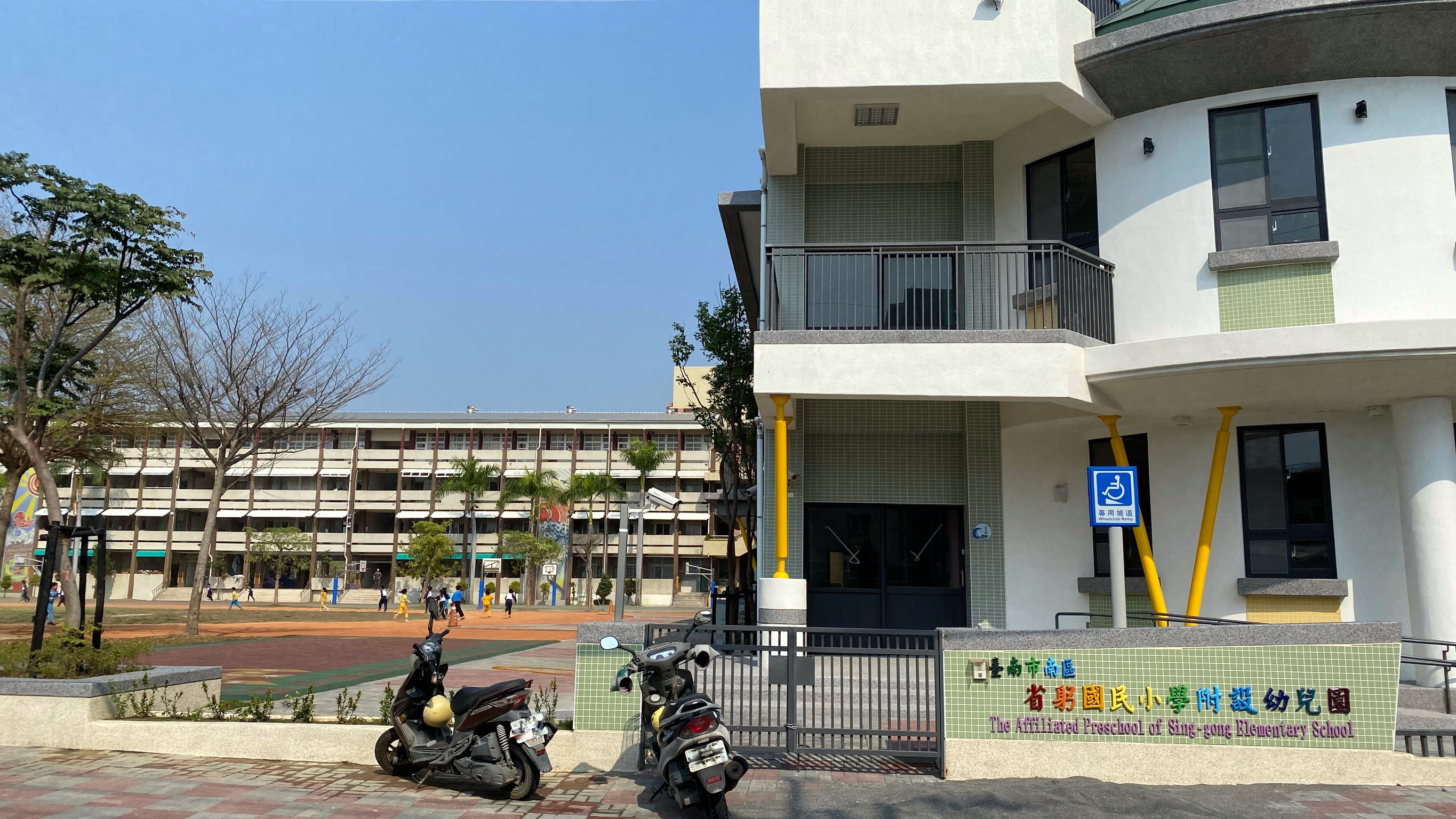 台南灣裡無名脆肉攤｜省躬國小後面的一煎炸物攤販｜樸實無華的美味｜超人氣美味銅板美食｜