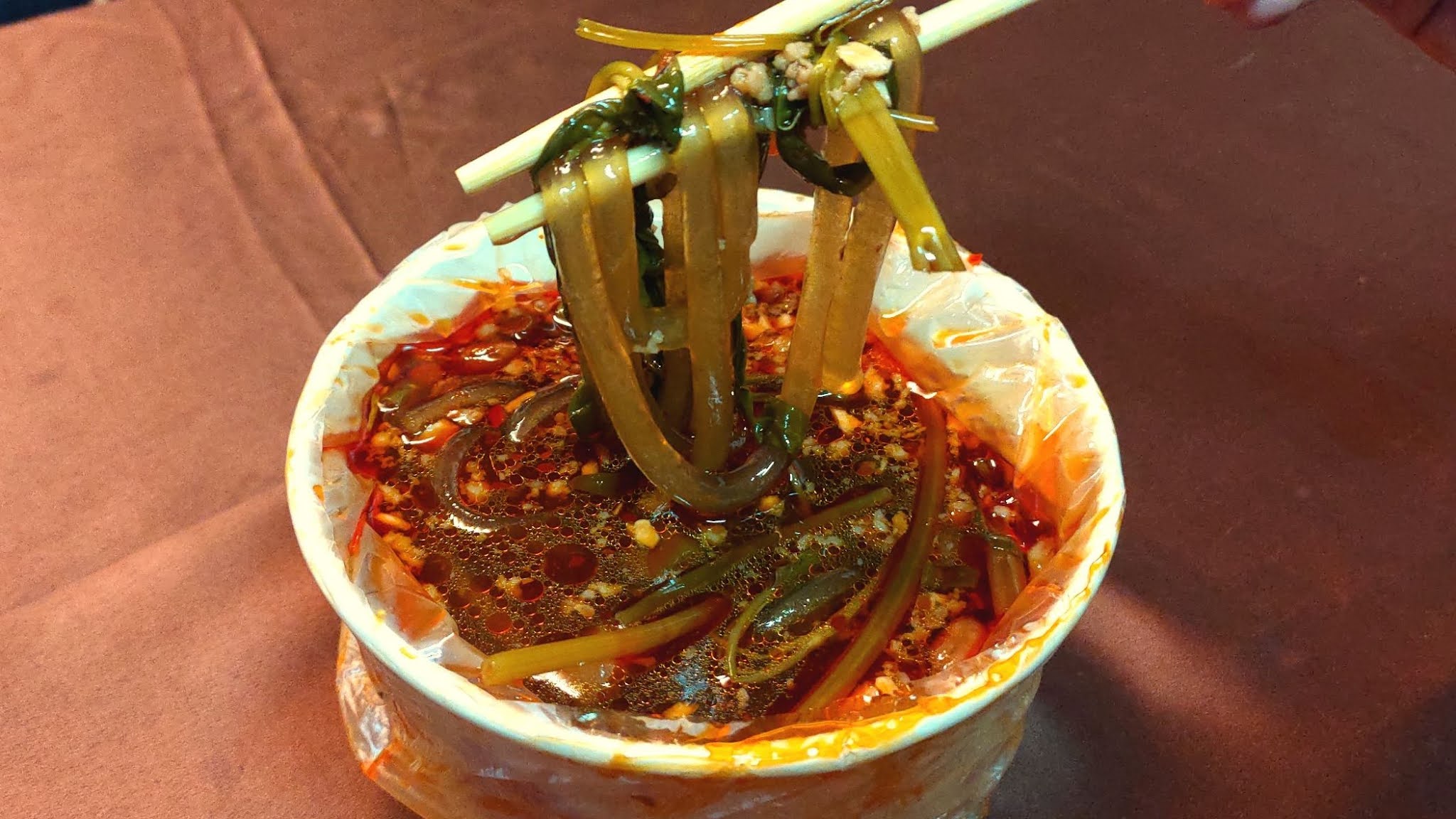台南中西區重慶肥腸麵館│特殊可調整的酸辣口感│後勁的辣值得你去挑戰│新鮮美味的酸辣粉│