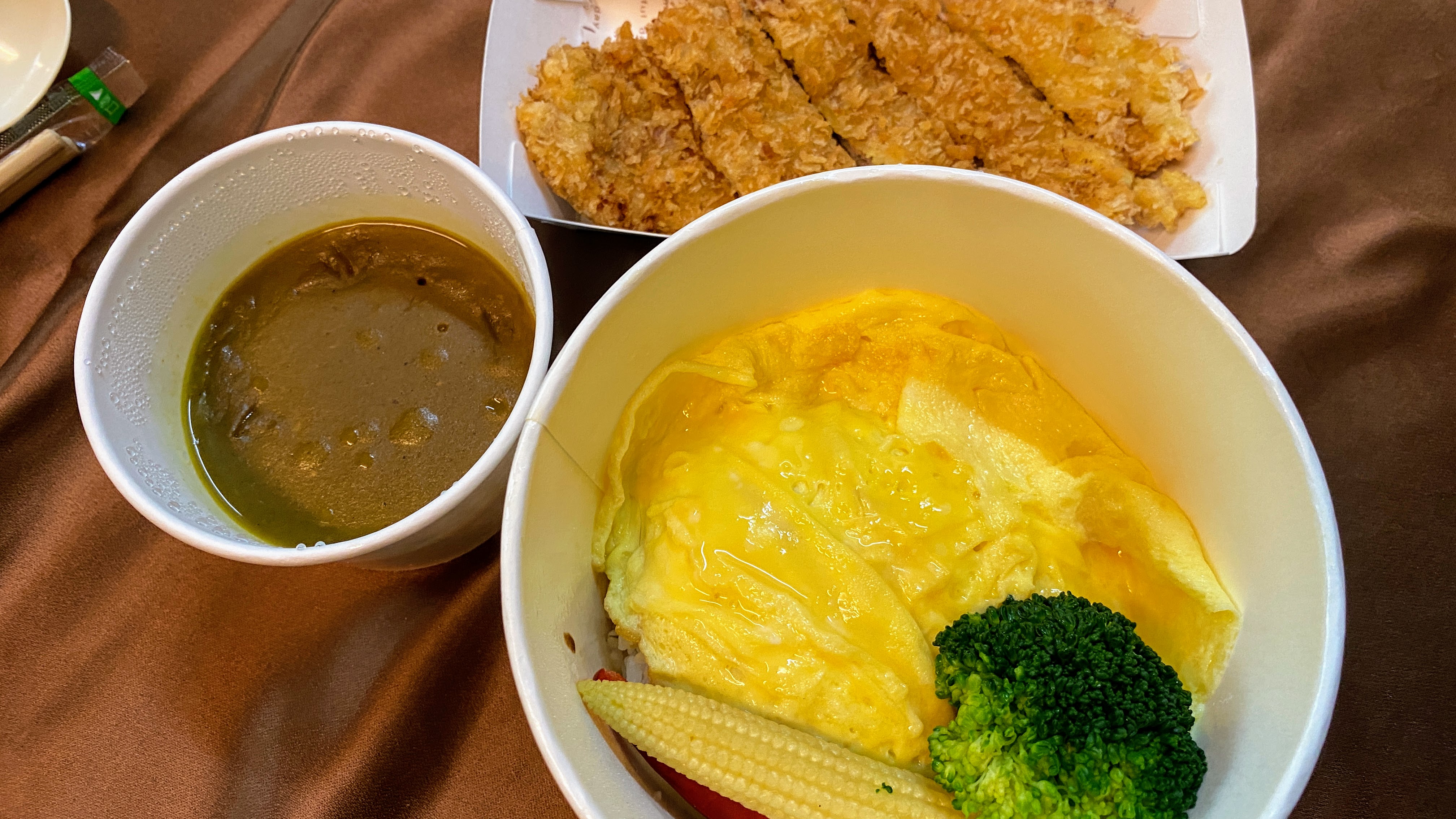 秀枝餐飲厚切豬排飯｜厚實酥脆的厚切豬排｜香濃百搭咖哩醬料｜評價CP美食料理｜