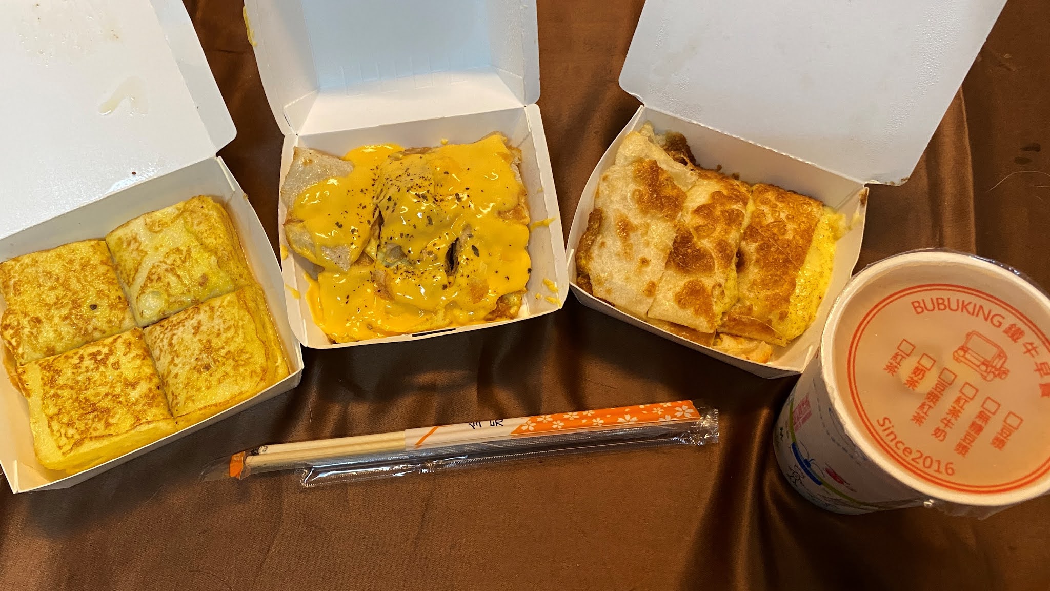 台南中西區BUBUKING鐵牛早餐｜起司口味超爽超好吃｜超爽大量爆漿起司入口即化｜超高CP平價美食｜