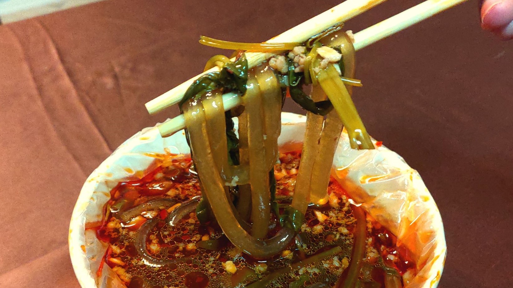 台南中西區重慶肥腸麵館│特殊可調整的酸辣口感│後勁的辣值得你去挑戰│新鮮美味的酸辣粉│