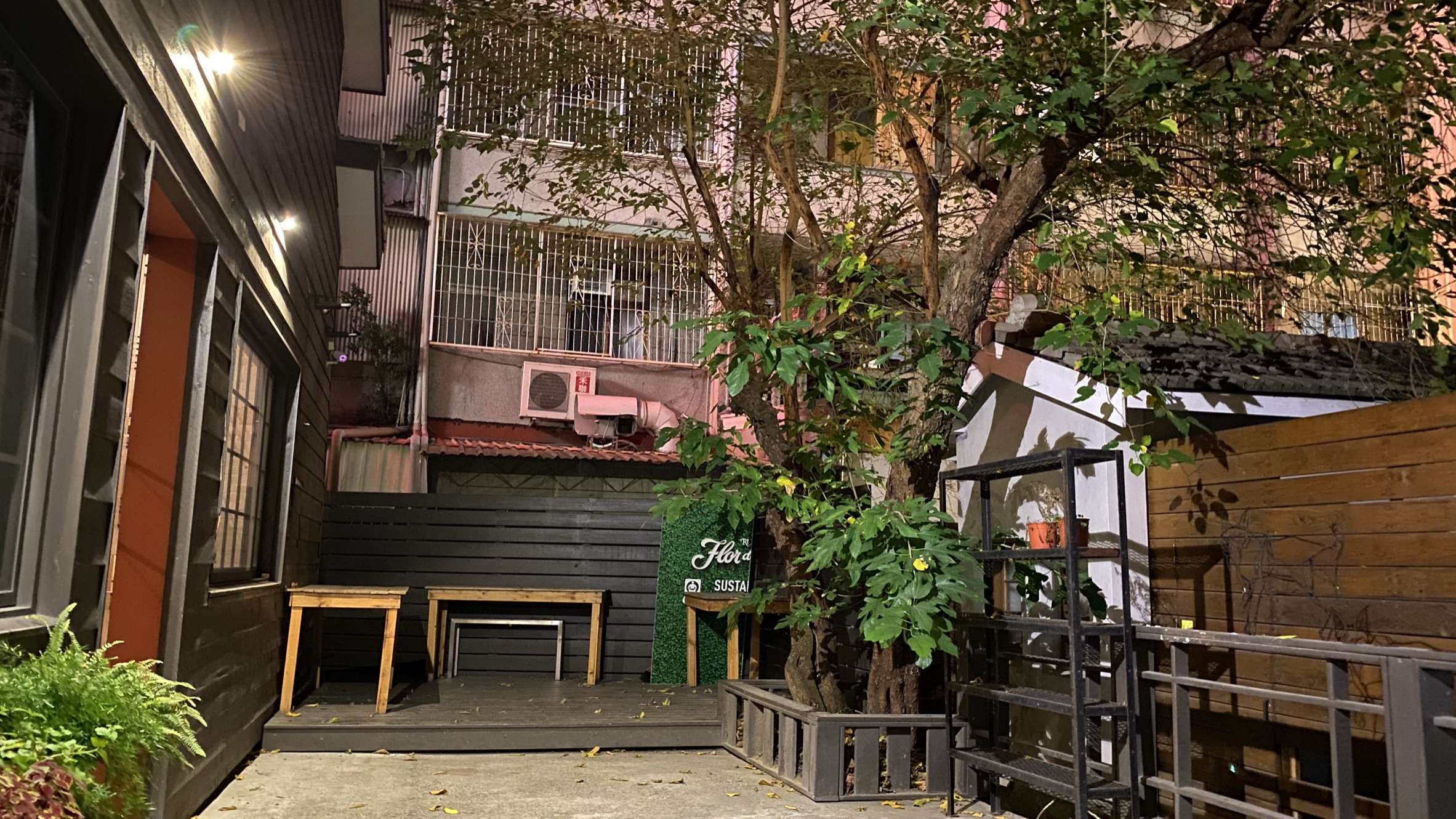 小西門商圈知名店家｜藍晒圖精緻冰品店｜在地經營多年｜好吃冰淇淋種類繁多｜