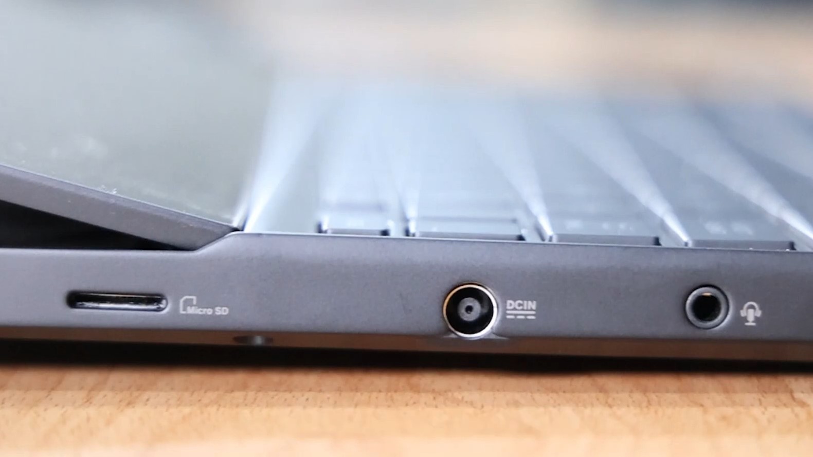 西風之神系列筆電開箱-ROG Zephyrus Duo 15 SE特別版,超高規格讓你心癢癢,玩遊戲剪輯樣樣行!|100%Adobe RGB|4K雙螢幕|副螢幕觸控功能|RTX3080 Laptop|AMD Ryzen™ 9 5900HX| 11 西風之神系列筆電開箱-ROG Zephyrus Duo 15 SE特別版,超高規格讓你心癢癢,玩遊戲剪輯樣樣行!|100%Adobe RGB|4K雙螢幕|副螢幕觸控功能|RTX3080 Laptop|AMD Ryzen™ 9 5900HX|