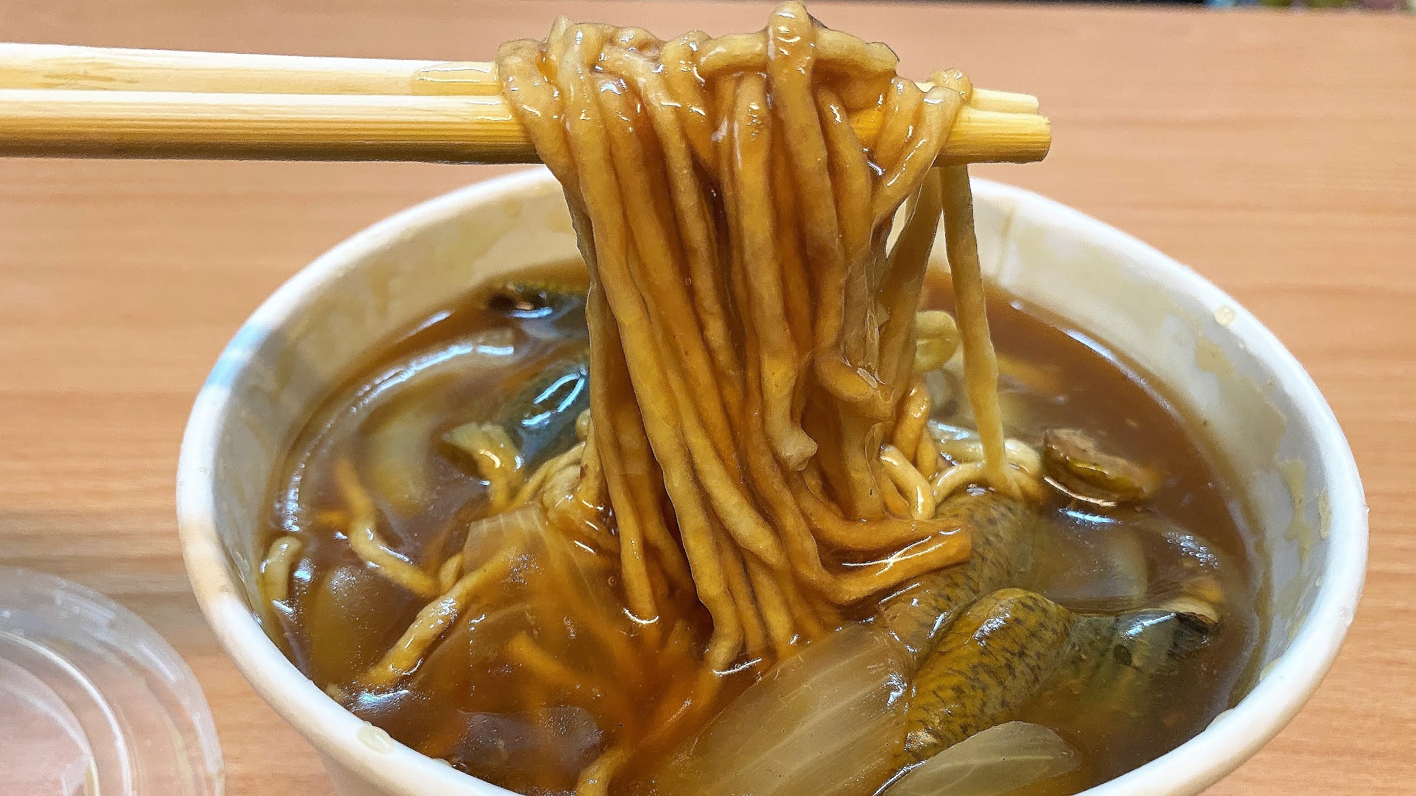 台南中西區府堂鱔魚意麵｜Q彈香嫩的鱔魚意麵｜正港台南人好味道｜台南平價美食｜
